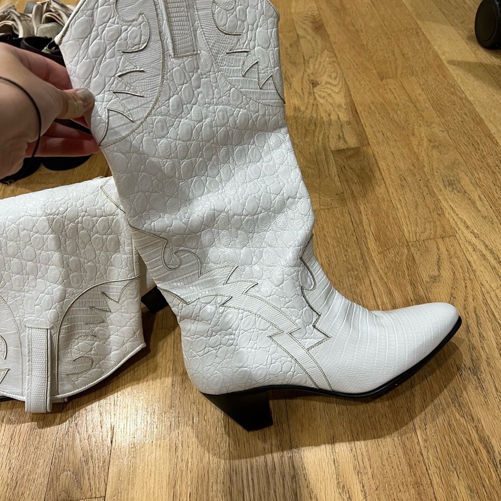 New By Far Western white boots !